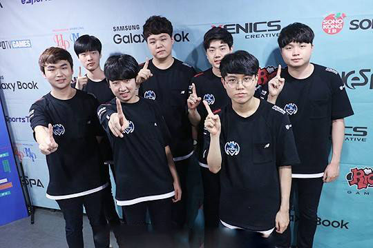 我无法带领团队！ NiKo 的22个击杀无力拯救团队。G2在中期陷入沉睡。 Heroic 以13-6赢得了第一张地图。